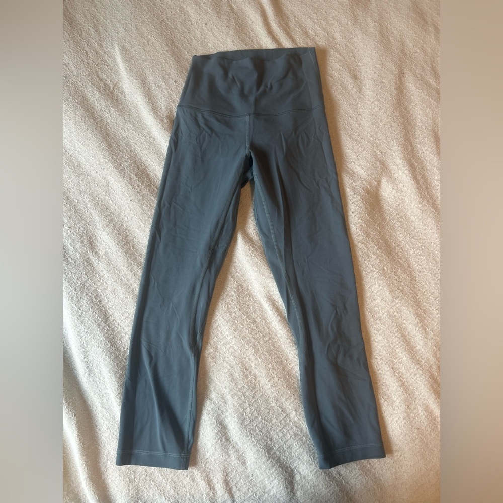 Lulu lemon capris